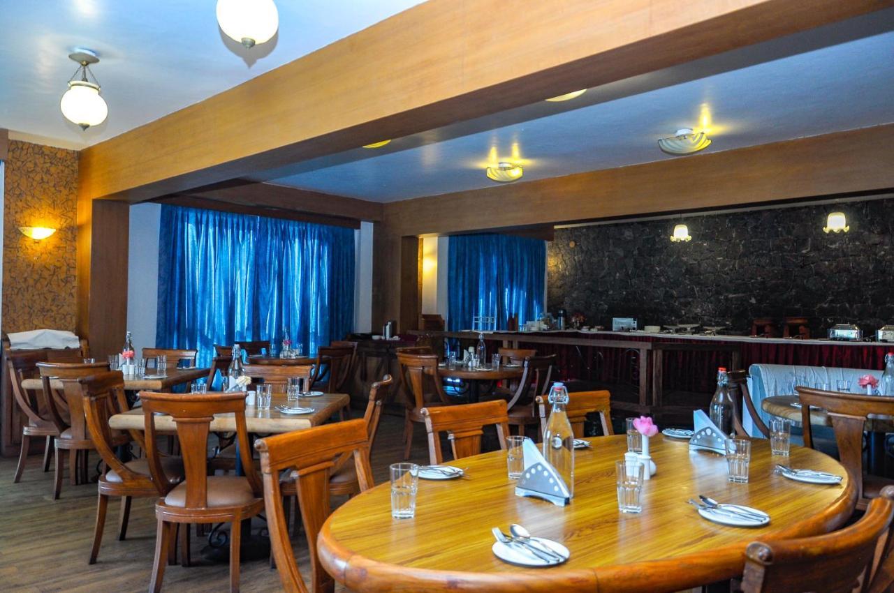La Montana By Tgi Hotell Ooty Exteriör bild