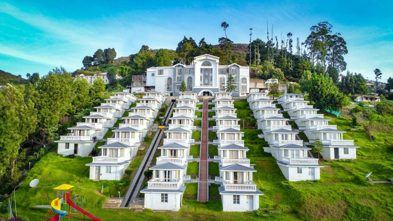 La Montana By Tgi Hotell Ooty Exteriör bild
