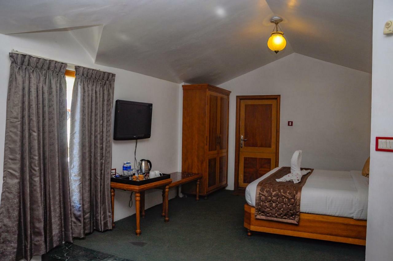 La Montana By Tgi Hotell Ooty Exteriör bild